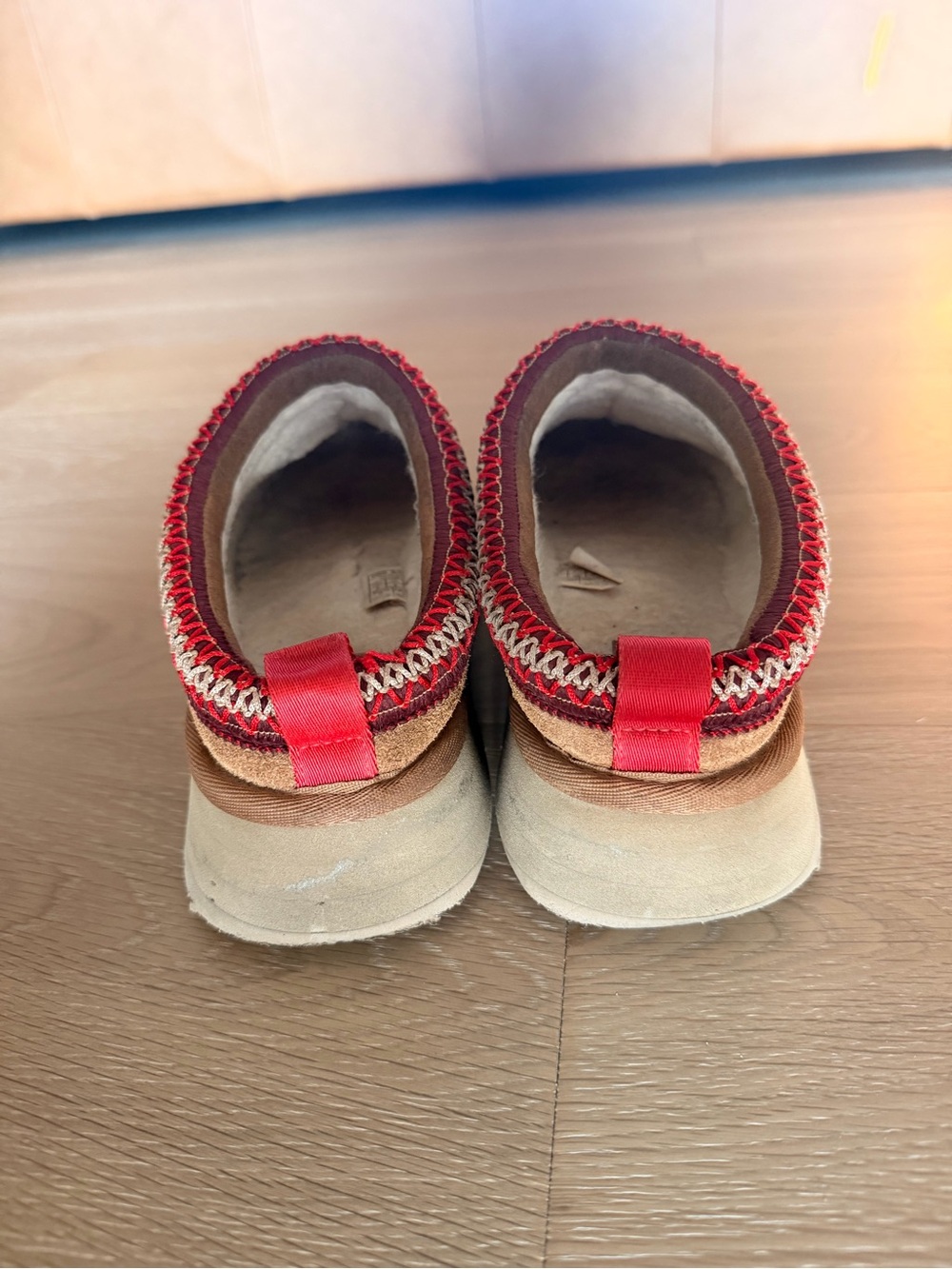 UGG Chestnut TAZZ II Women Mule with Red Trim - Picture 4 of 7
